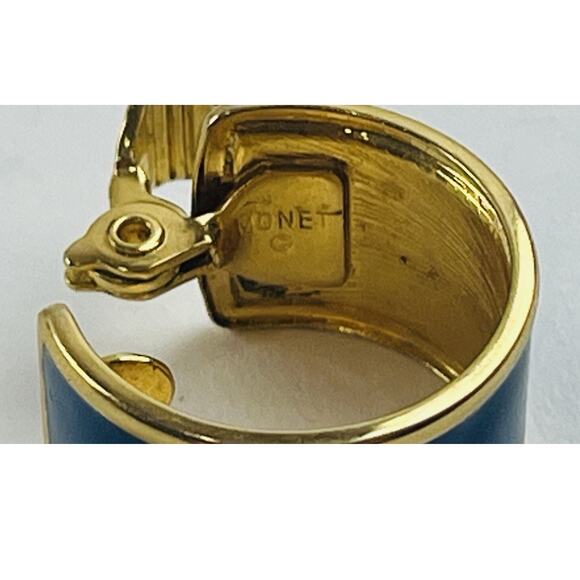 Vintage Signed Monet Blue Enamel Gold Tone Hoop Clip On Earrings 80s Retro Wide - Picture 8 of 9